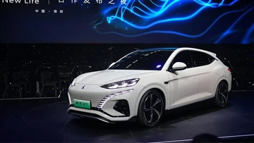 BYD:s Denza N7 SUV officiellt presenterad med franskt Devialet akustiskt system