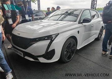 Nya Peugeot E-308, med en räckvidd på 400 km, gör sin verkliga debut.