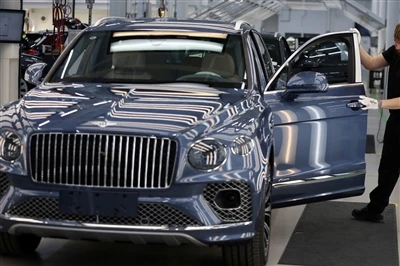 Bentley försenar den övergripande planen för elfordon