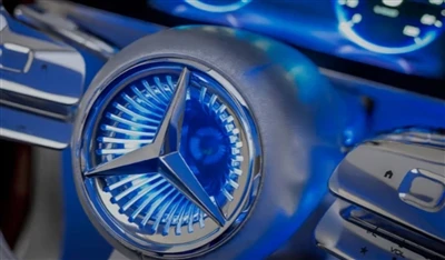 Mercedes implementerar global kostnads-nedskärningsplan för att minska kostna...